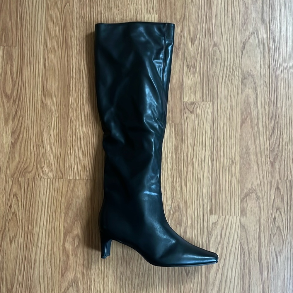 BANANA REPUBLIC BLACK LEATHER BOOTS